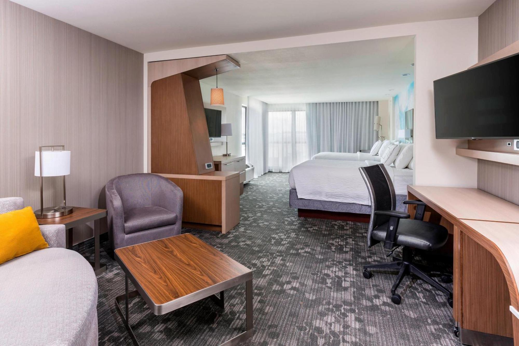 Hotel Courtyard By Marriott Bismarck North Exterior foto