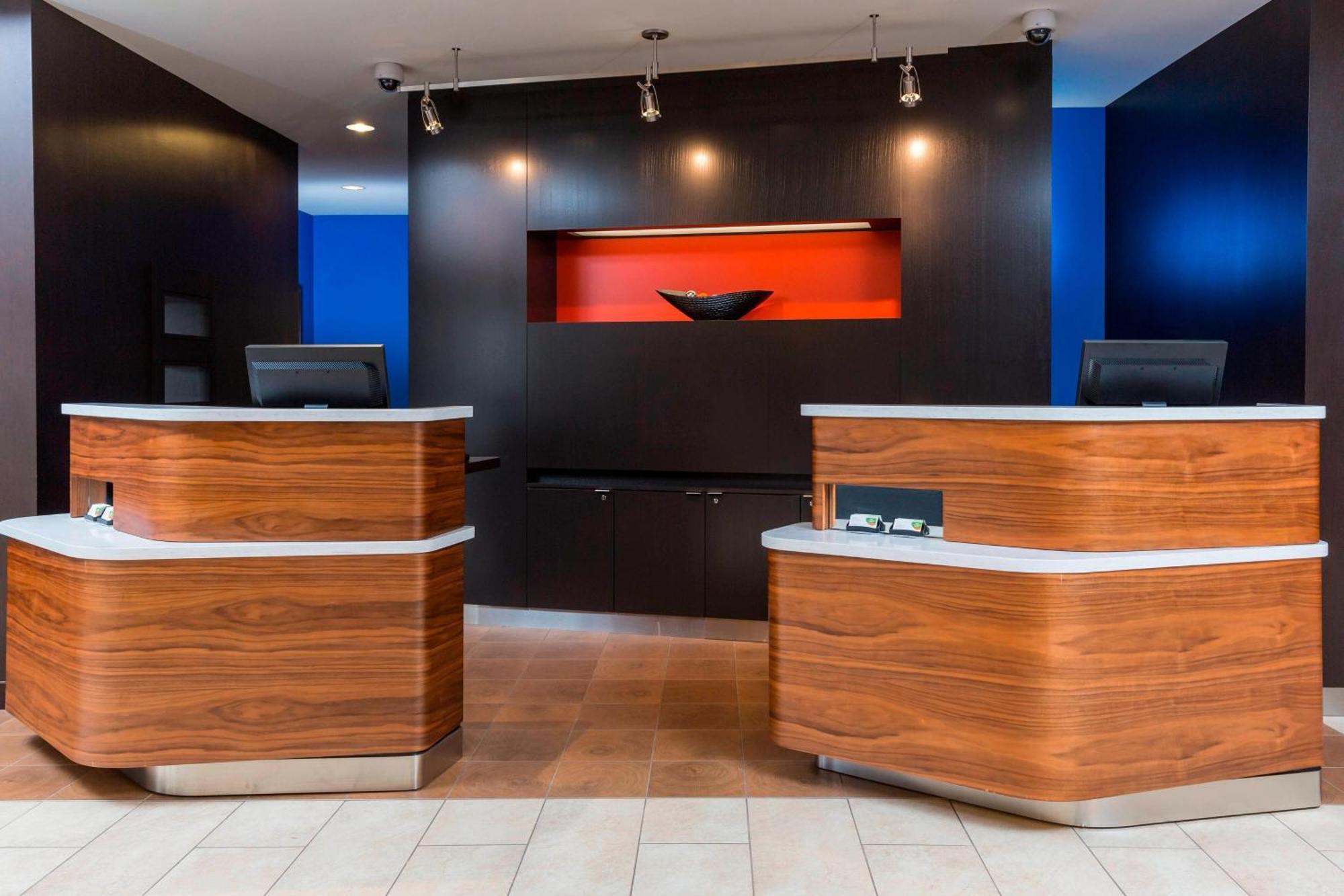 Hotel Courtyard By Marriott Bismarck North Exterior foto