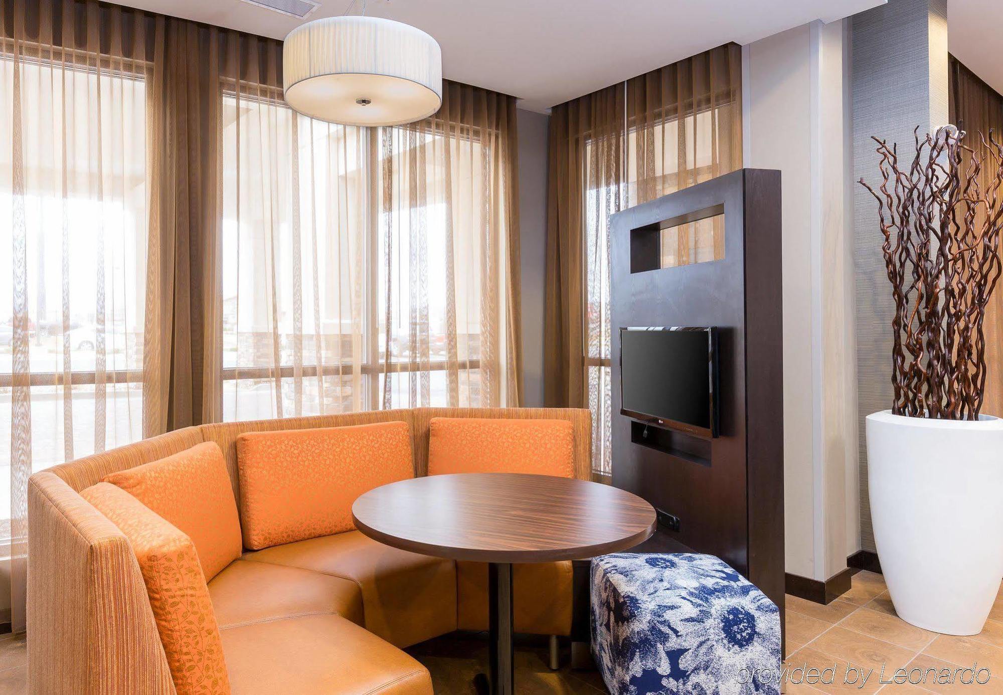 Hotel Courtyard By Marriott Bismarck North Exterior foto